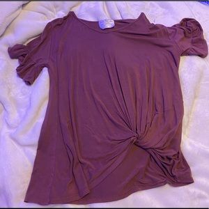 Short sleeve knotted shirt